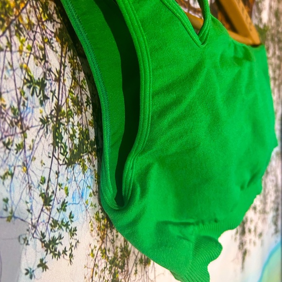 Camila Coelho workout sets - Picture 13 of 13